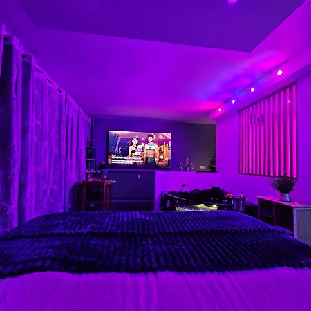 Loveroom & Jacuzzi Tijugo - Ferrand Lejlighed